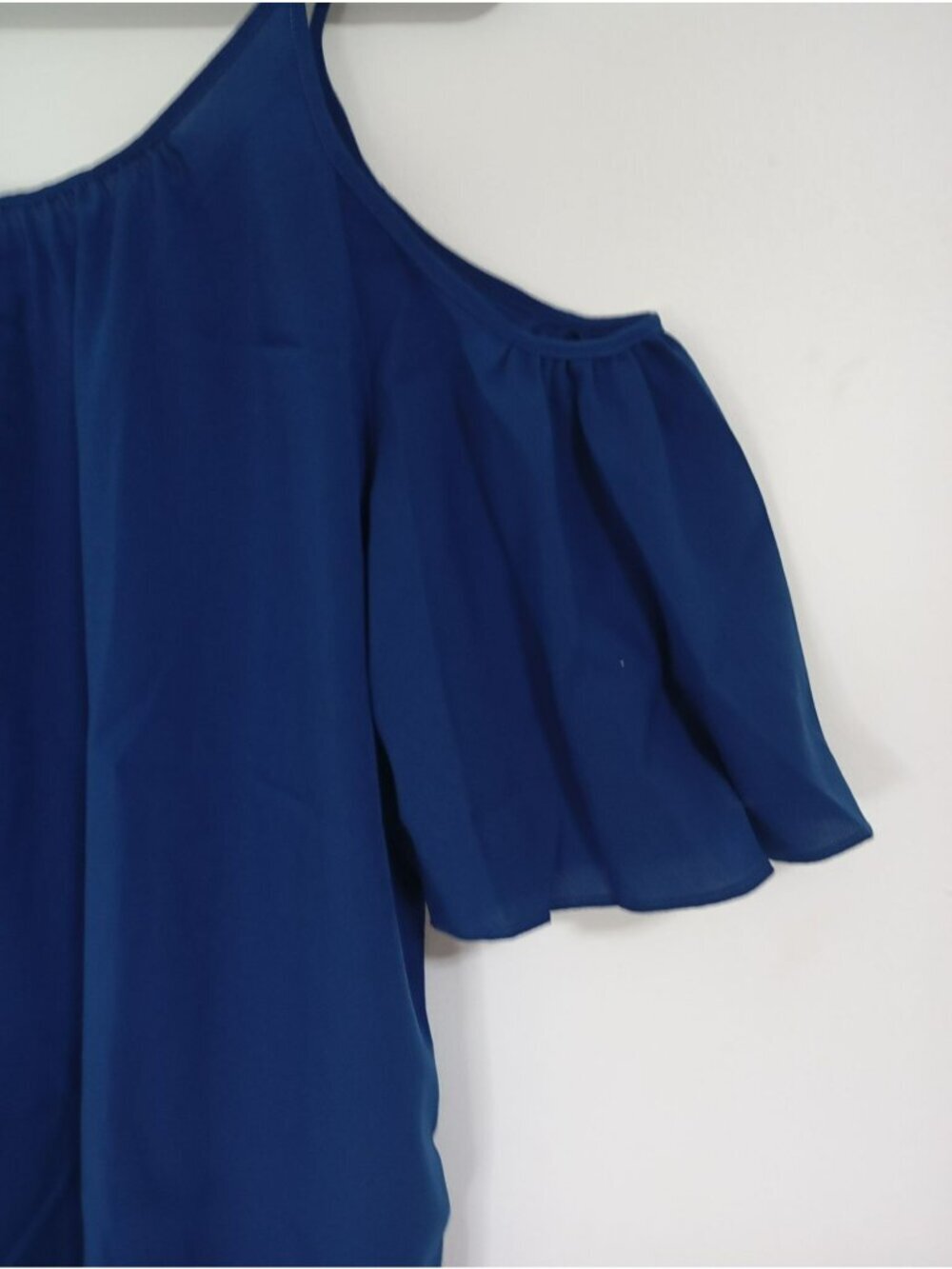 French Connection Blue Cold Shoulder Top With Spaghetti Straps Womens M - Picture 5 of 9